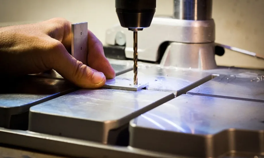 Експерт: Войната удря и пазара на алуминий - Tribune.bg