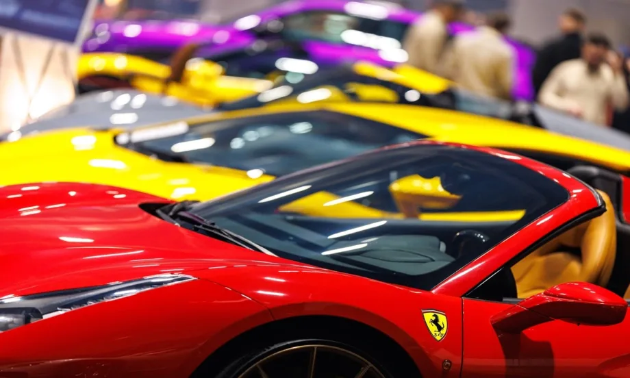 Чакането приключи: След дълго отлагане Ferrari показа първия си изцяло електрически модел Luce - Tribune.bg