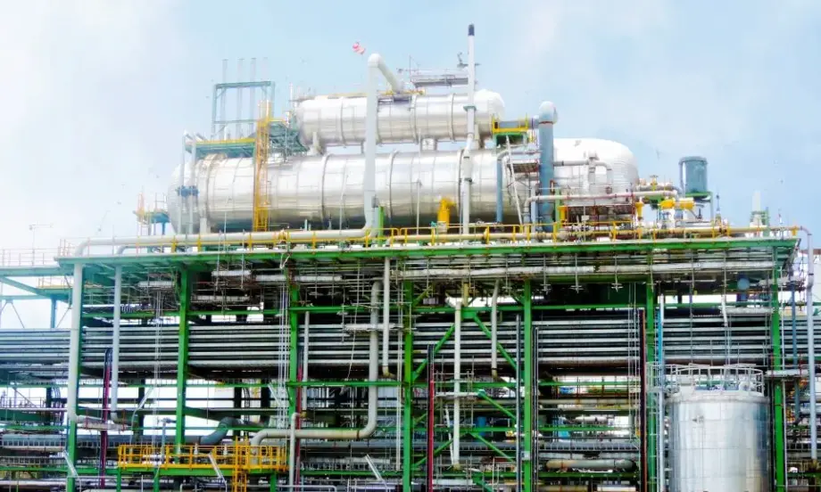 Нигерия зарежда новата си рафинерия с първия суров петрол - Tribune.bg
