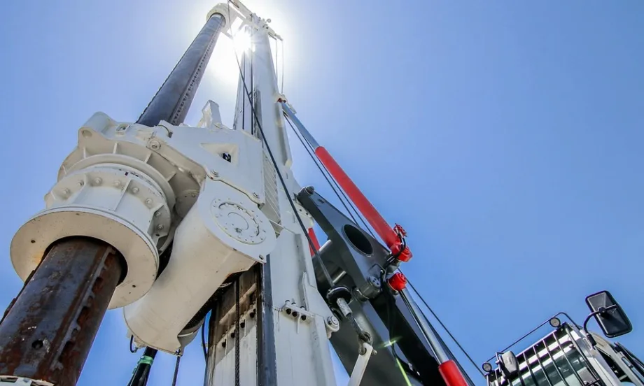 Петролът продължава да поскъпва - Tribune.bg