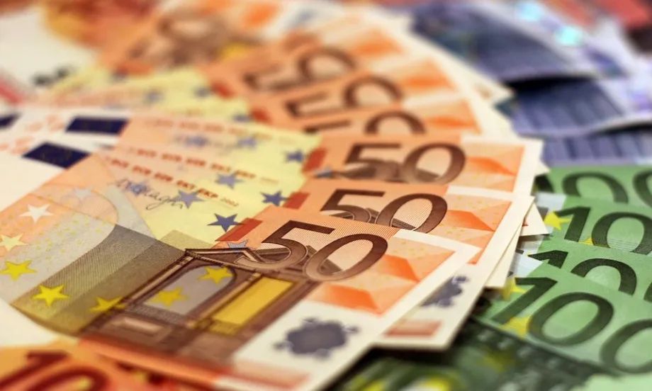 Лек ръст на еврото, но остава под 1,09 долара - Tribune.bg