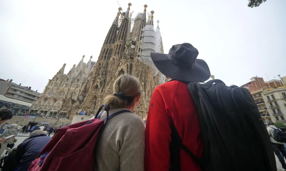 Барселона удвоява туристическия данък от следващия месец - Tribune.bg