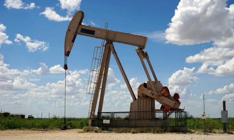 Цената на петрола отново се покачва, въпреки ръста на запасите в САЩ - Tribune.bg