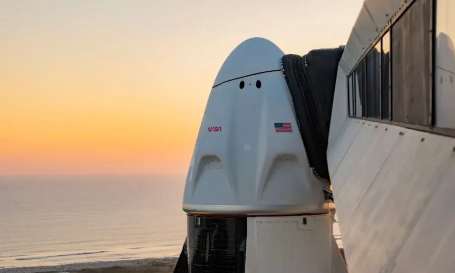 NASA и SpaceX отложиха изстрелването на капсула с четирима астронавти към МКС - Tribune.bg