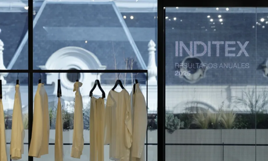 Британският дизайнер Джон Галиано ще си сътрудничи с най-големия световен търговец на достъпна мода - Tribune.bg