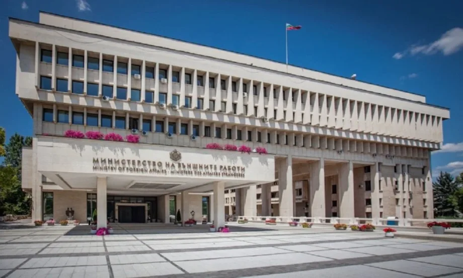 МВнР с предложение за 30% увеличение на заплатите във ведомството - Tribune.bg
