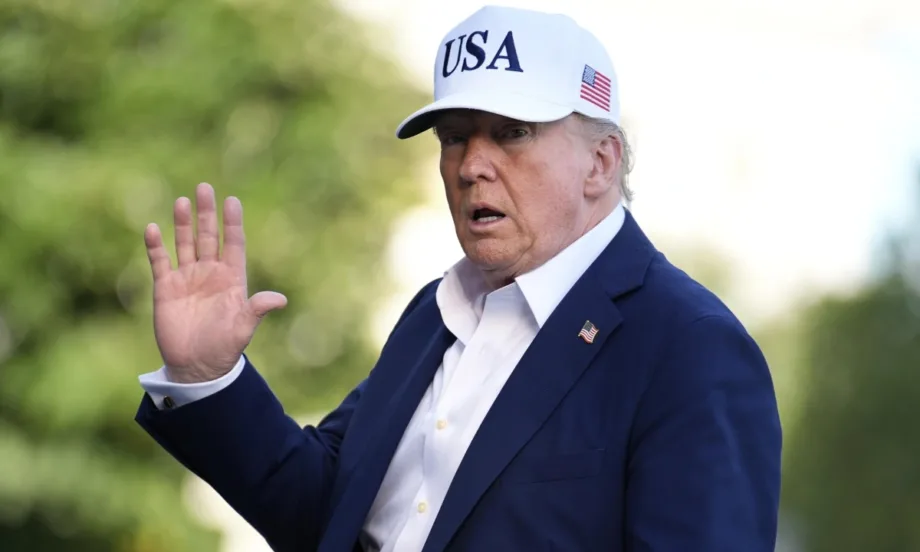 Тръмп налага мита на 8 държави от Европа заради Гренландия - Tribune.bg