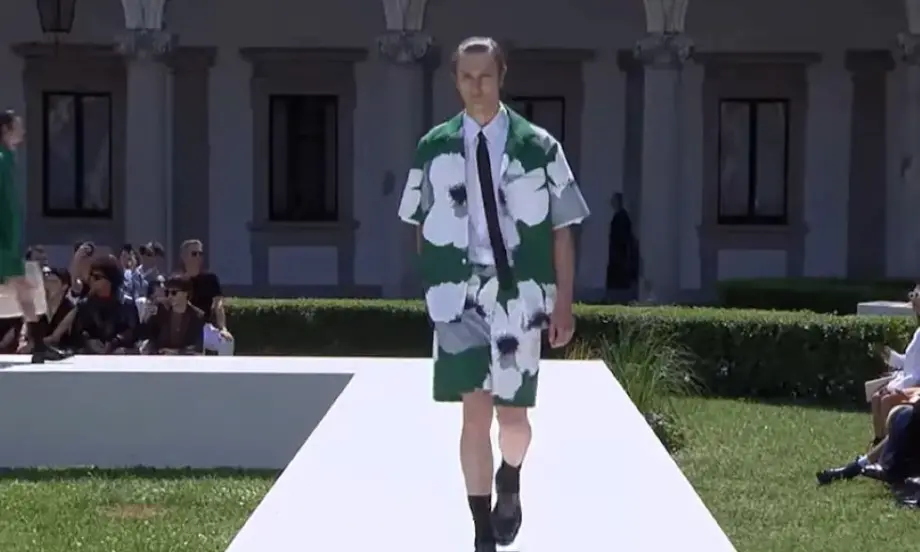 Модна къща Valentino опитва да предефинира значението на мъжката идентичност (ВИДЕО) - Tribune.bg