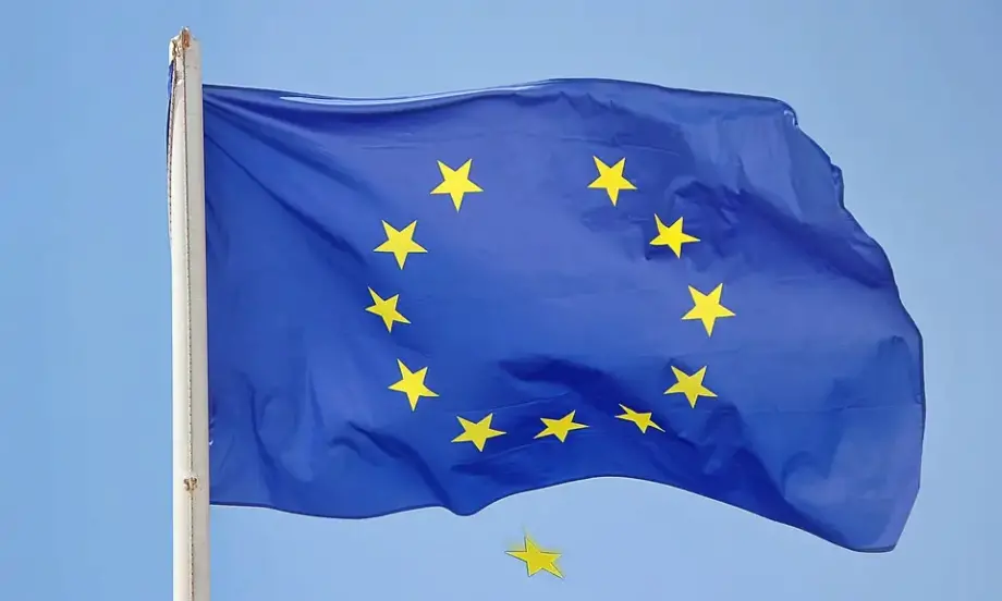 Bloomberg: ЕС обсъжда използването на замразени руски активи като обезпечение за финансиране на Украйна - Tribune.bg
