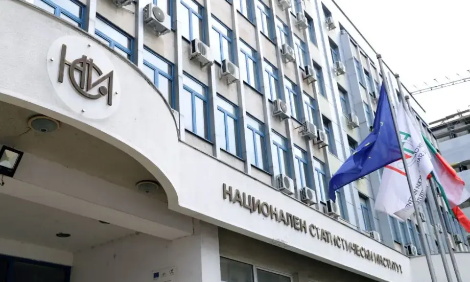 Допълнителни средства: Кабинетът отпусна малко над 6 млн. лева за ръст на заплатите в НСИ - Tribune.bg