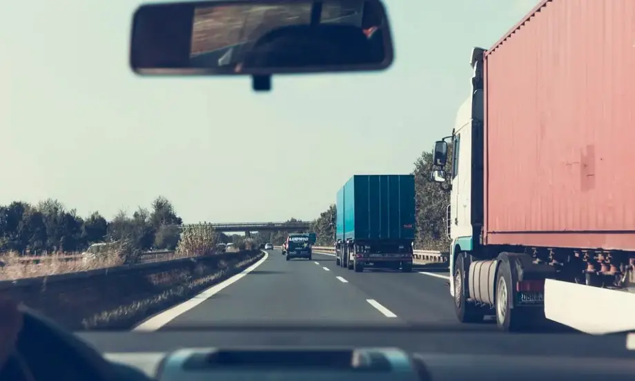 Регламент на ЕС: От 2040 г. камионите в ЕС с 90% по-малко въглеродни емисии - Tribune.bg