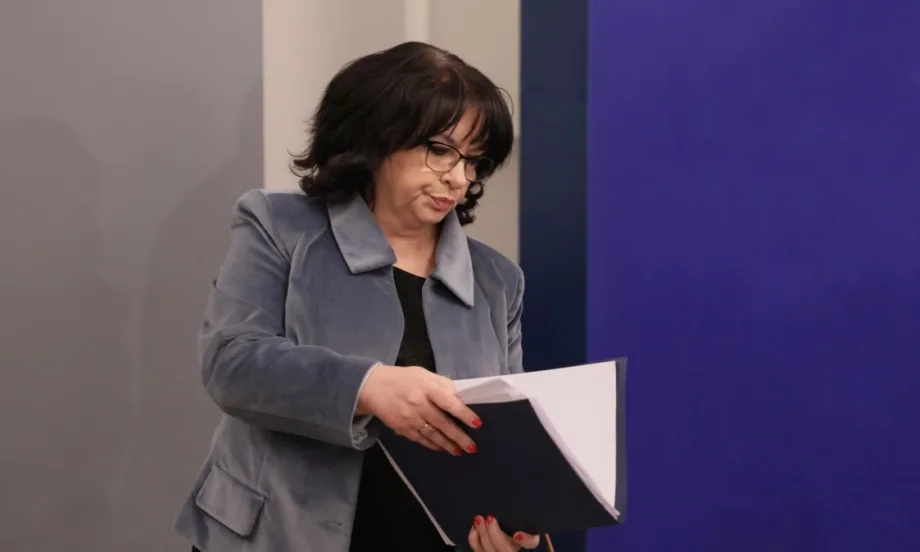 Петкова: Младите лекари ще бъдат подпомогнати чрез програма към МЗ с 30 млн. евро - Tribune.bg