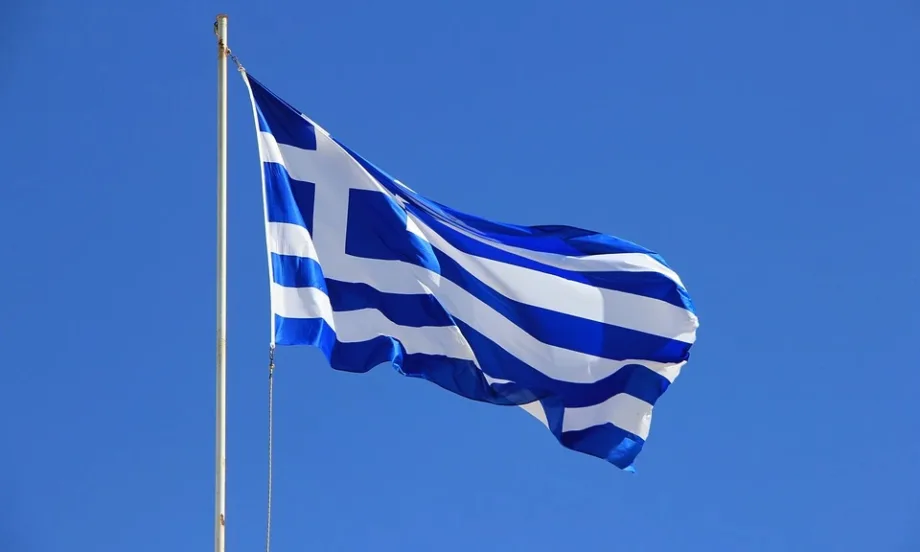 ОИСР: Гърците използват банковите си спестявания - Tribune.bg