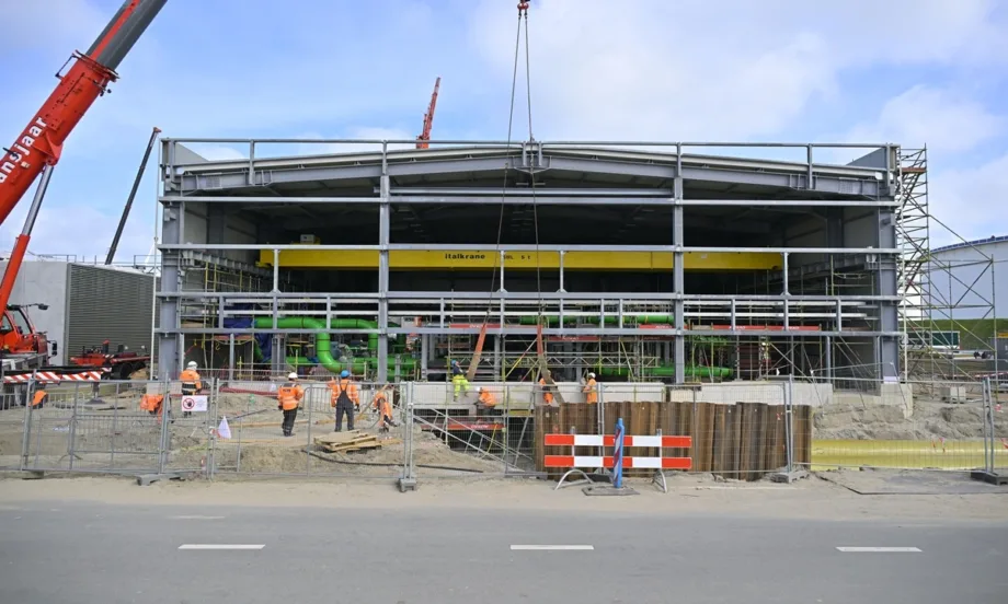 Нидерландия отлага ключов проект, докато Европа гони климатичните цели