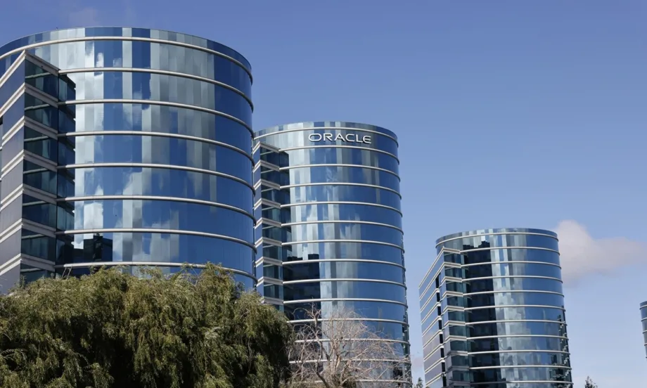 Свиване на екипите заради ИИ: Oracle освобождава стотици хиляди служители в световен мащаб - Tribune.bg