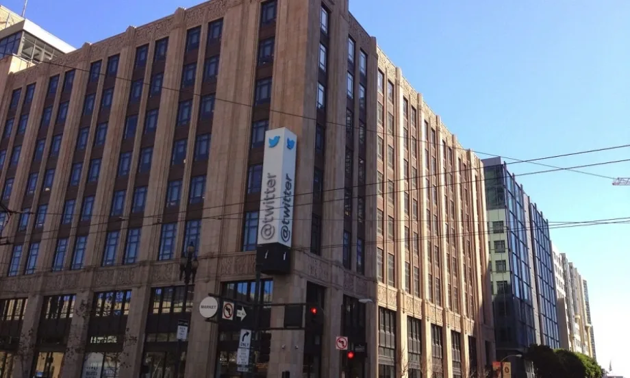 Уволнение по грешка: Туитър молят съкратени служители да се върнат на работа - Tribune.bg