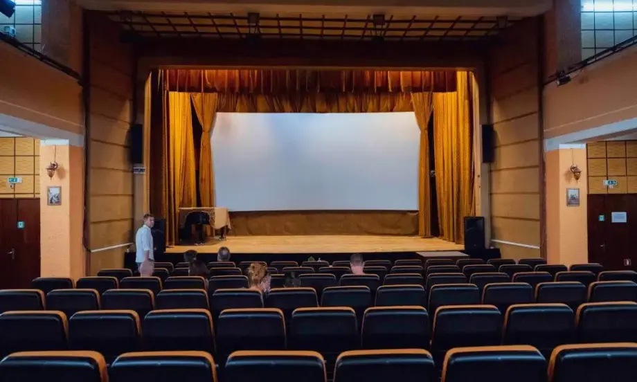 След ремонт: Най-старото работещо кино у нас отново отвори врати (СНИМКИ) - Tribune.bg