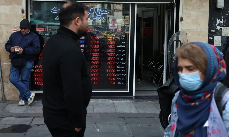 Историческо дъно: Иранският риал се срина до най-ниското си ниво от 1979 г. - Tribune.bg