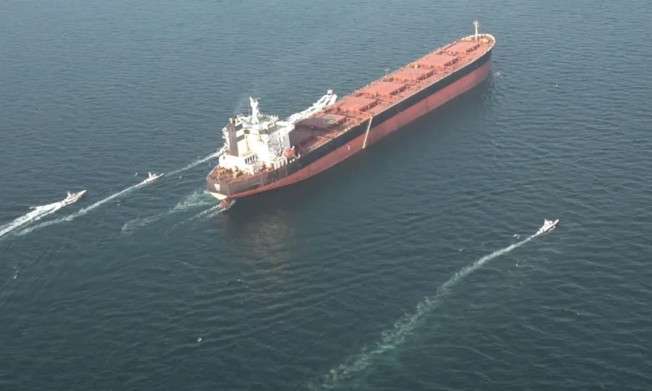 Китай с призив за гарантиране на сигурността в Ормузкия проток - Tribune.bg