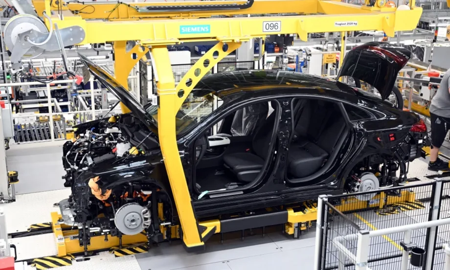 Рязко понижение на бизнес климата в германската автомобилна индустрия - Tribune.bg