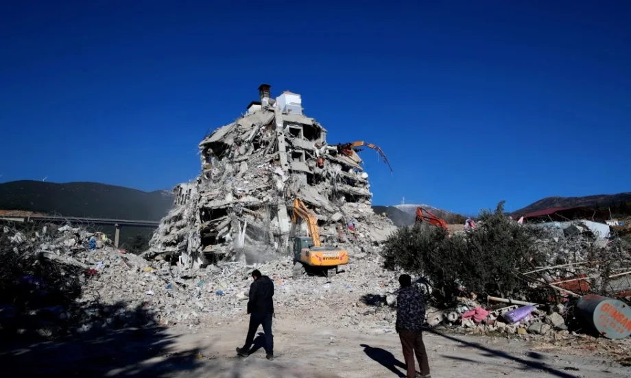 Щетите от земетресението в Турция ще струват 2,4 млрд. долара на застрахователите - Tribune.bg