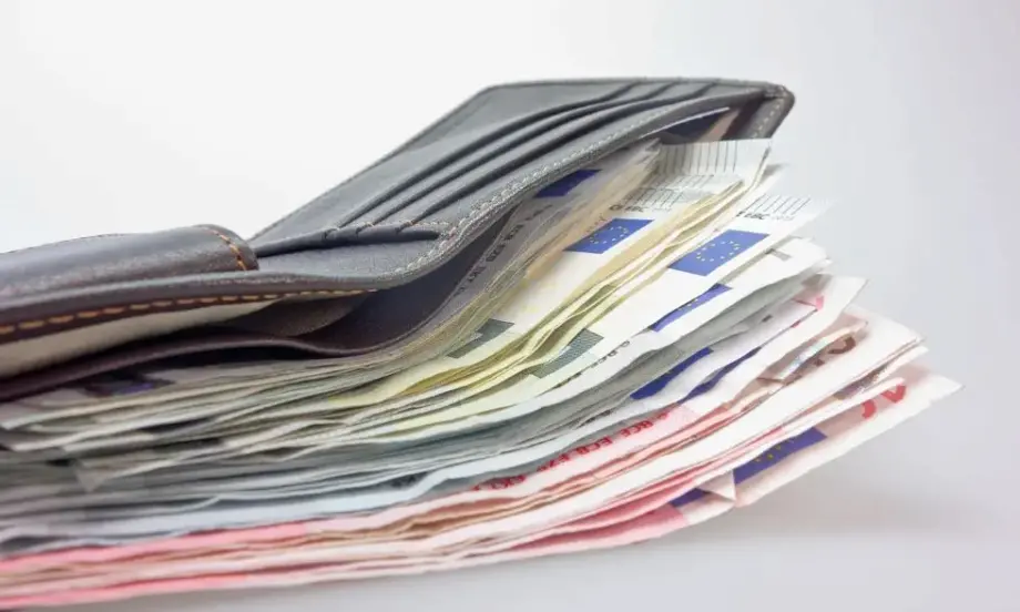 Над 800 евро става минималната заплата в Гърция - Tribune.bg