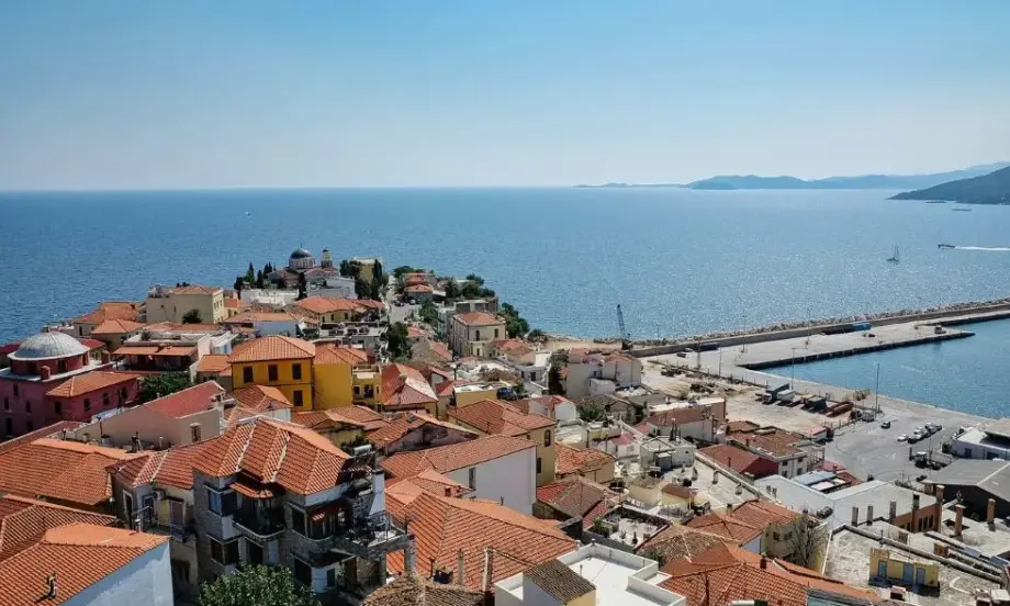 Заради схемата златни визи жилщата в Гърция вече са недостъпни за местното население - Tribune.bg