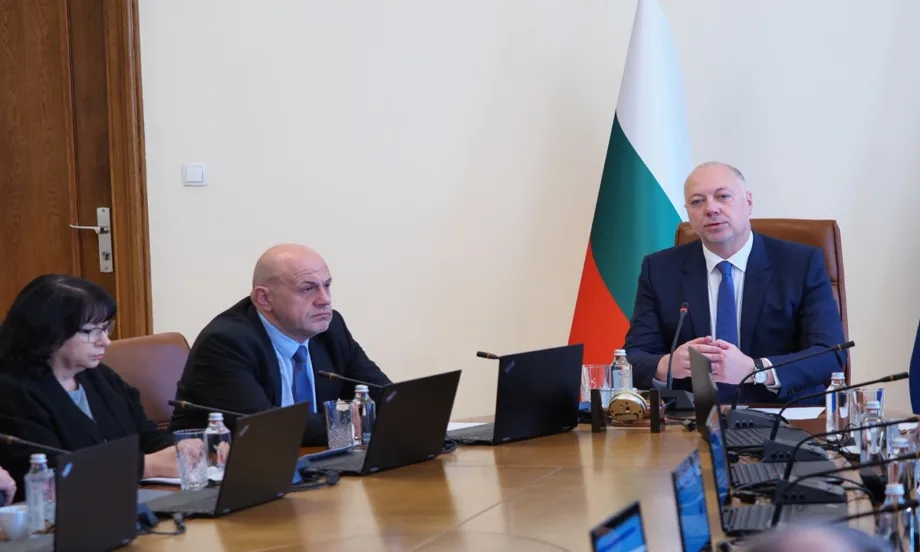 Желязков: Очакваме 1.6 млрд. евро, трети транш по ПВУ, да постъпят до края на годината - Tribune.bg