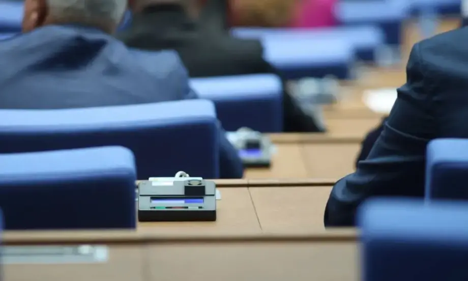 Депутатите приеха на второ четене бюджета на НЗОК - малко над 8 млрд. лв. е - Tribune.bg