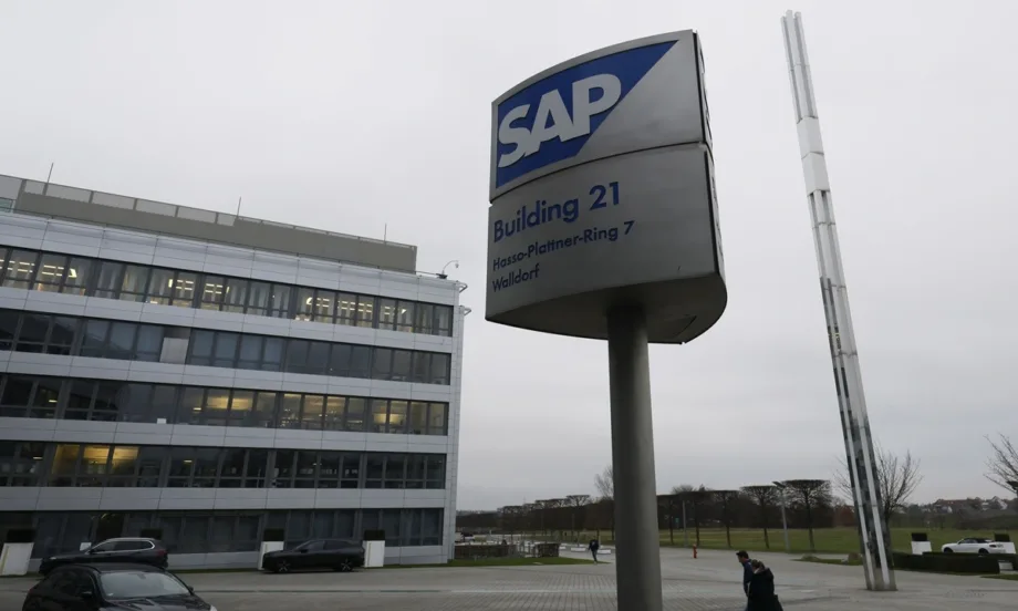 Стратегическо партньорство: SAP ще подпомага Mercedes в цифровата трансформация - Tribune.bg