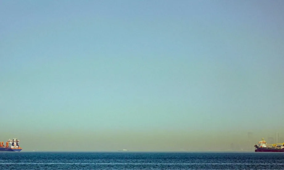 Гръцки танкер е сред четирите кораба, атакувани край Ормузкия проток - Tribune.bg