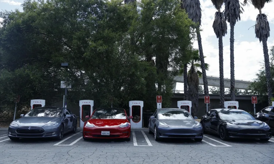 Продажбите на Tesla в Китай се сринаха до най-ниското си ниво за последните три години - Tribune.bg