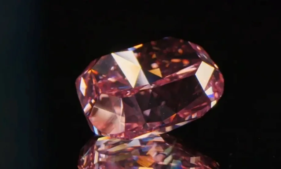 Пускат на търг рядък розов диамант за 35 млн. долара (ВИДЕО) - Tribune.bg