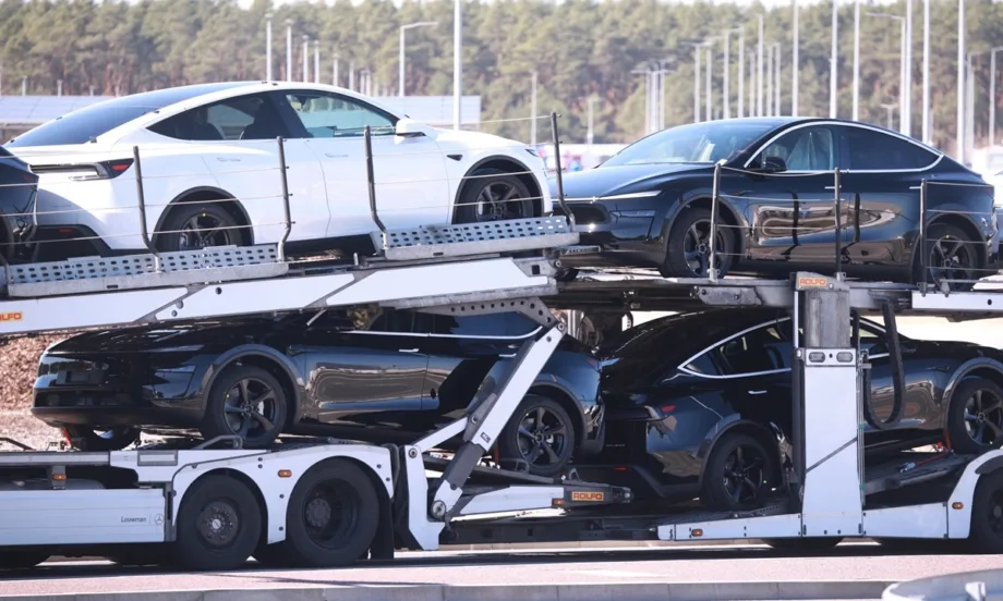 Tesla спира новите поръчки на Model S и Model X за Китай - Tribune.bg