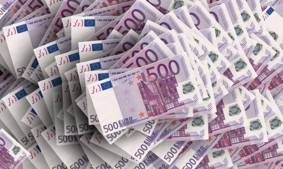 Курсът на еврото се задържа над прага от 1,10 долара - Tribune.bg
