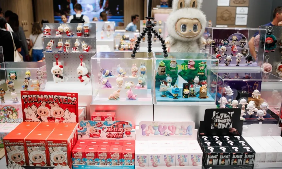 Pop Mart воюва срещу фалшификатите на емблематична кукла Labubu - Tribune.bg