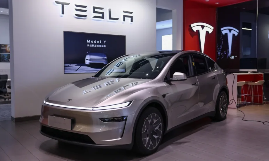 Tesla изтегля 3 милиона автомобила заради дръжки-убийци - Tribune.bg