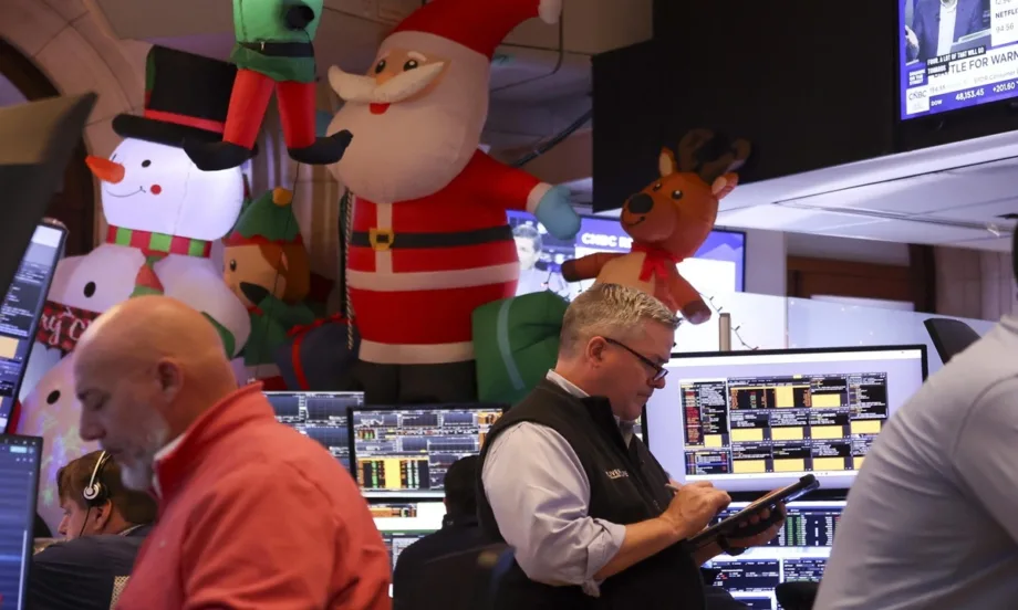 Уолстрийт откри търговията с лек спад на борсовите индекси - Tribune.bg