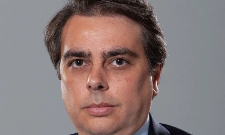 Георги Кадиев: Заради Асен Василев ще надплатим около 550 млн. евро повече за лихви - Tribune.bg