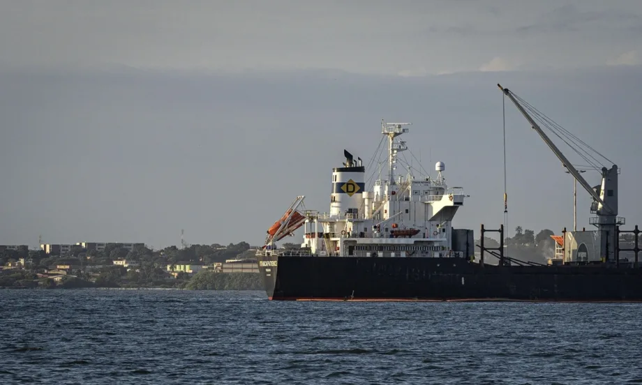 3 от общо 11 танкера, наети от американската компания Chevron, в момента превозват петрол от Венецуела към САЩ - Tribune.bg