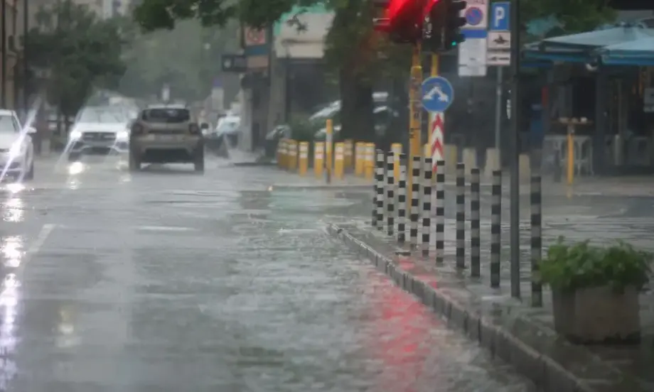 Експерт: При потопен автомобил след буря щетите се покриват само от Каско, а не от ГО - Tribune.bg