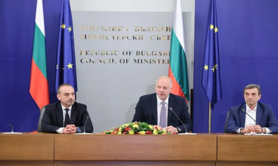 Правителството обедини усилия с бизнеса, синдикати и финансови институции срещу спекулата след въвеждане на еврото - Tribune.bg