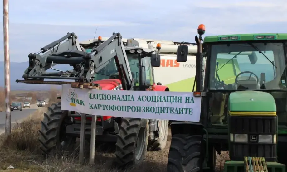 С искане за оставка на Кирил Вътев, част от земеделците ще протестират и пред МС - Tribune.bg