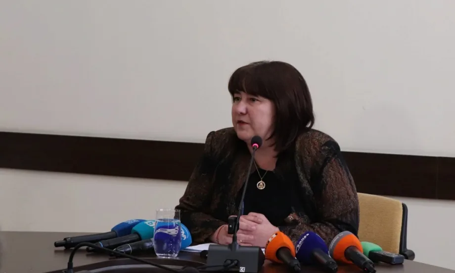 Росица Велкова: Повишаването на МРЗ ще повиши дефицита в хазната с около 1 млрд. лева - Tribune.bg
