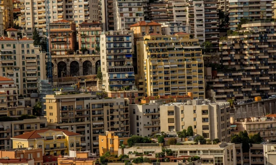 Пазарът на недвижими имоти в Монако задържа рекордното си ниво и през 2025 г.