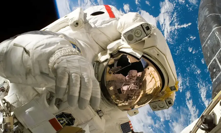 Туризъм извън пределите на Земята: SpaceX пусна резервиране на места за полети в космоса - Tribune.bg