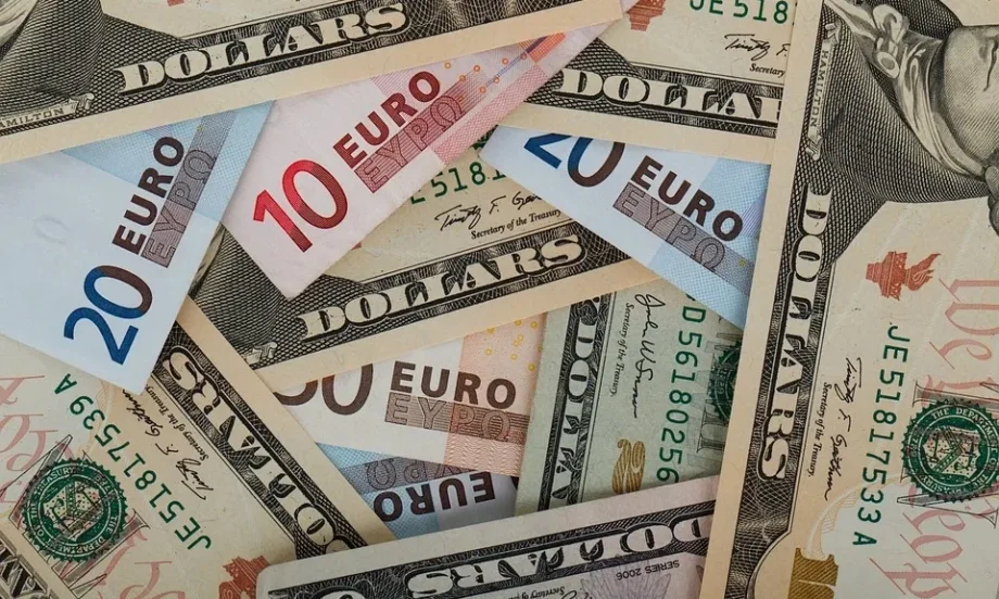 Еврото с курс над 1,08 долара - Tribune.bg