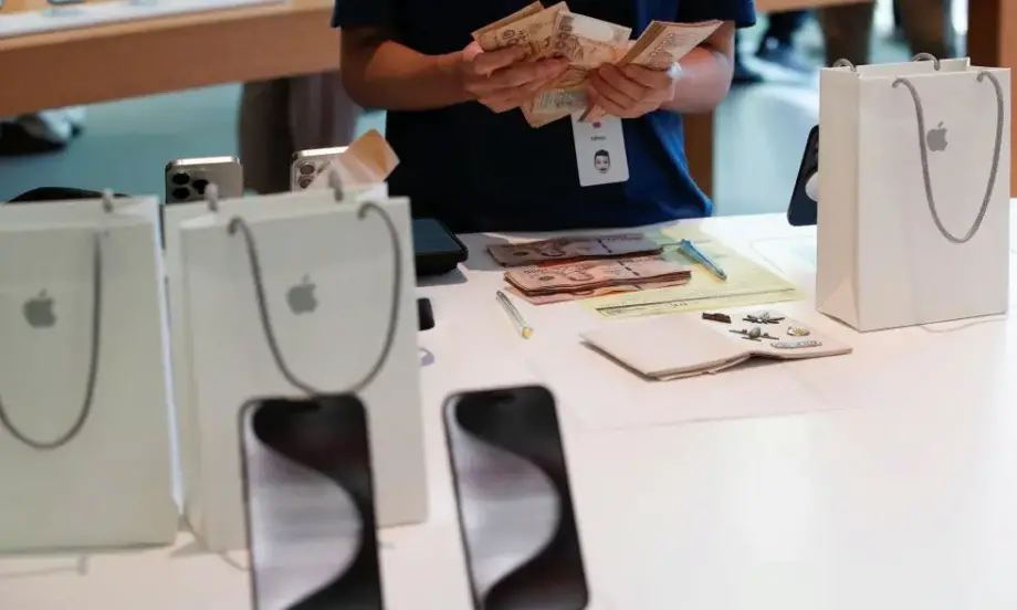 Рокада в лидерството: iPhone на Apple детронира смартфоните Samsung - Tribune.bg