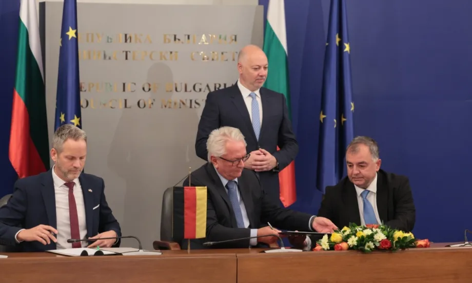 България и Райнметал подписаха стратегически проект за изграждане на завод за барут и боеприпаси (ВИДЕО) - Tribune.bg