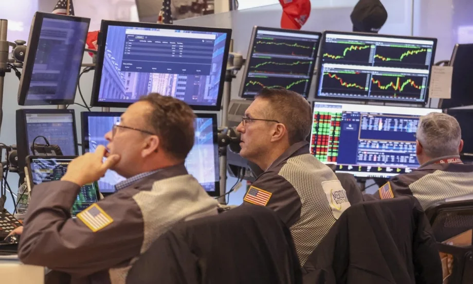 Спад на Уолстрийт: Американските фондови пазари стартираха със значително понижение - Tribune.bg